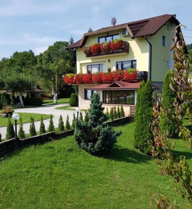 Ostarski Stanovi House | House Palijan