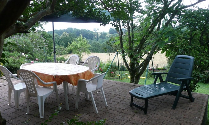 Vaureilles House | House: shaded terrace, garden, quiet, countryside. Belcastel 18km Conques 35km