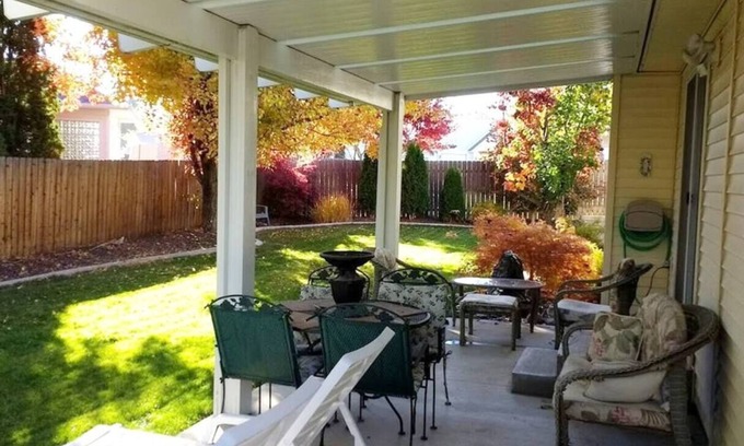 Meridian House | House Share with private bedroom, bathroom and garage