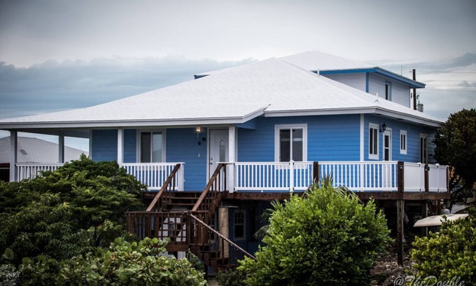 Staniel Cay House | House sits high and gives beautiful views and refreshing breeze.
