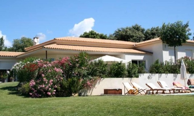 Costieres House | House/Villa - Nimes