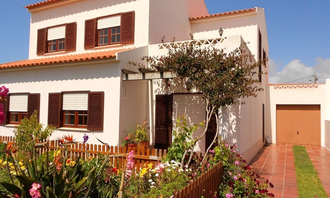 Torres Vedras Villa | House/Villa - Santa Cruz - TV - Lisbon - 700 meters from the beach