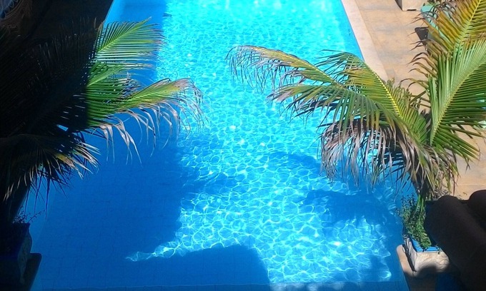 Taio House | HOUSE WITH 7 SUITES FOR UP TO 20 PEOPLE, POOL 2 BLOCKS FROM PRAIA DOS ANJOS
