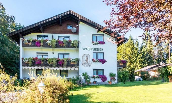 Augsdorf House | House with 9 beds, sleeps max 22
