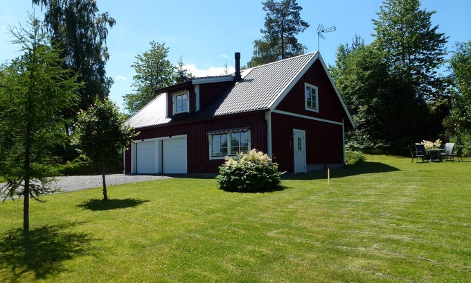 Savsjo Cottage | House With An Unique Gathering Of Hunting Trophies. View Of The Pond & Village