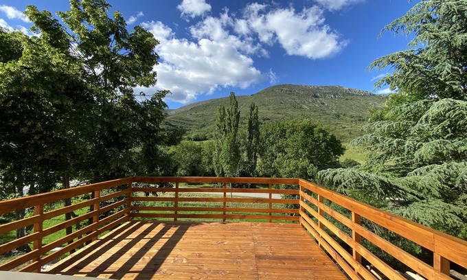 Montfroc House | House with beautiful terrace and large garden for 7 people. Nature and calm.