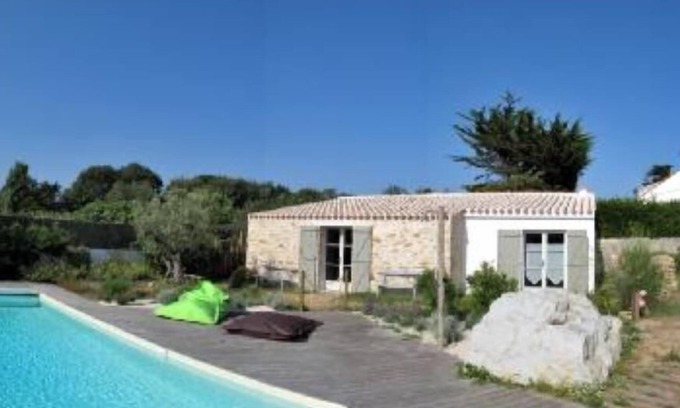 Noirmoutier-en-l'Ile House | House with garden and swimming pool