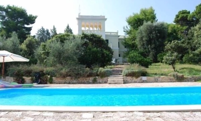 Mandrione House | House with garden and private swimming pool
