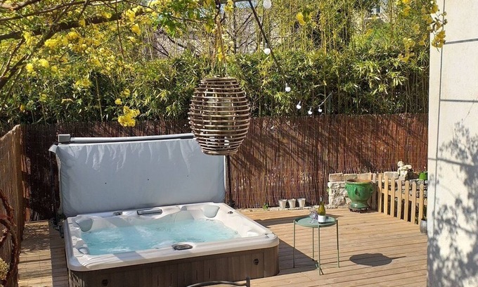 Vezenobres House | House with garden, jacuzzi and terrace in listed medieval village