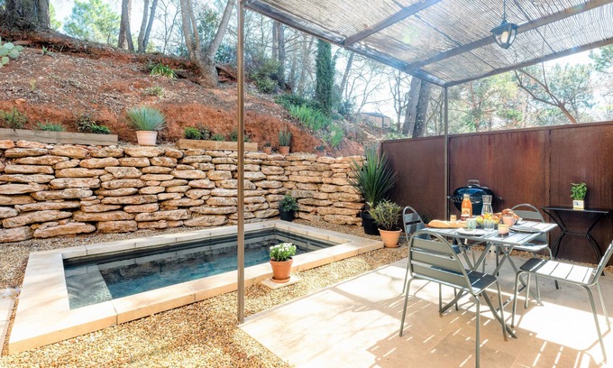 Roussillon House | House with heated pool in Roussillon