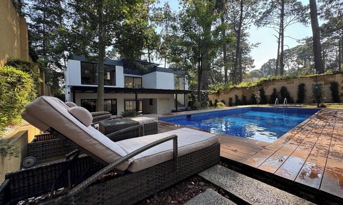 Avandaro House | House with hottub