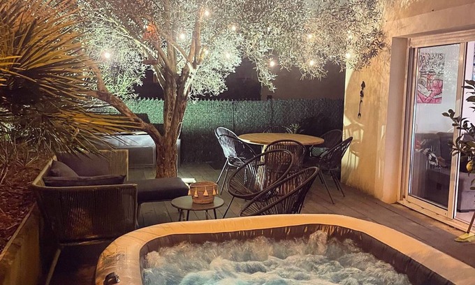 Malataverne House | 🏡 House with Jacuzzi: Bulles et Soleil in Drôme Provençale in Malataverne!🌞