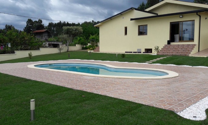 Paredes de Viadores House | house with pool for 10 people
