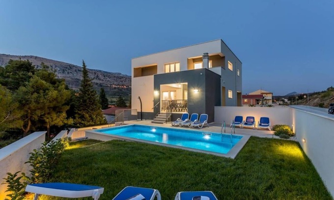 Tugare Villa | House with sauna, , jacuzzi, pool