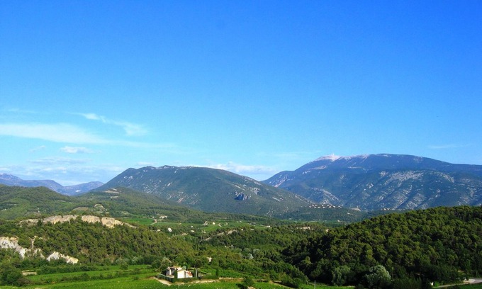 Faucon House | house with WIFI with its panoramic view of Mont Ventoux and Baronnies