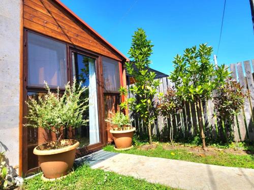 Ureki House | House & yard Hellen S for two 150m from beach