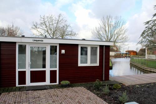 Rijnsaterwoude House | Houseboat Linquenda