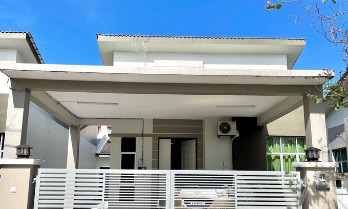 Teluk Intan House | Housing Semi D Type Zero End Lot