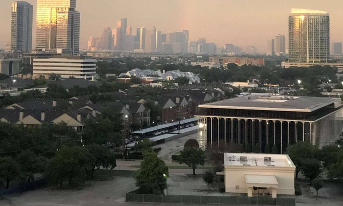 Greenway Plaza-Upper Kirby Apartment | Houston Luxury Living Retreat