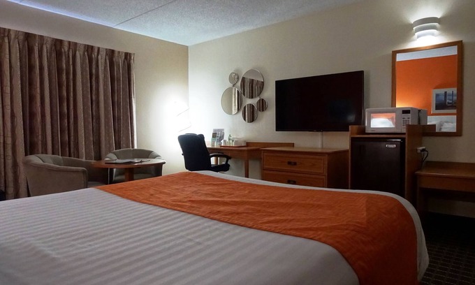 Tillsonburg Hotel | Howard Johnson by Wyndham Tillsonburg