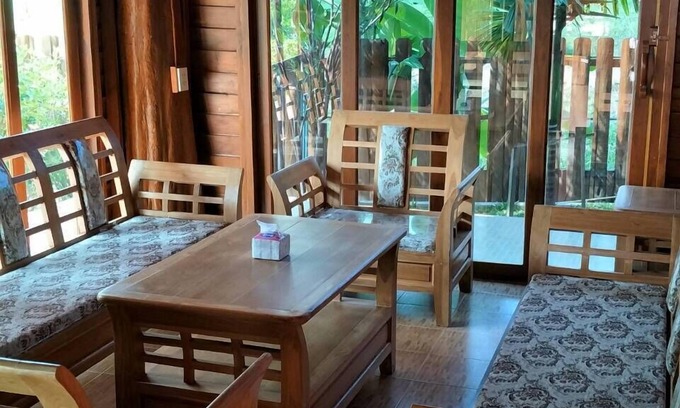 San Kamphaeng House | Huanmaisakngam Resort