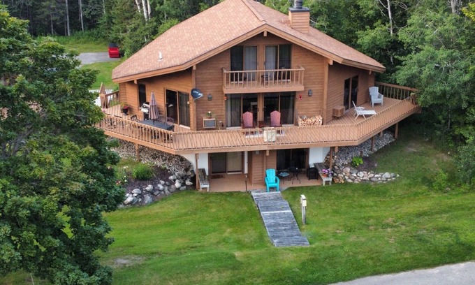 Mancelona Condo | Huge! 2brm KING bed, 2bath sleeps 4 adults only WIFi,Close to Torch Lake, pool