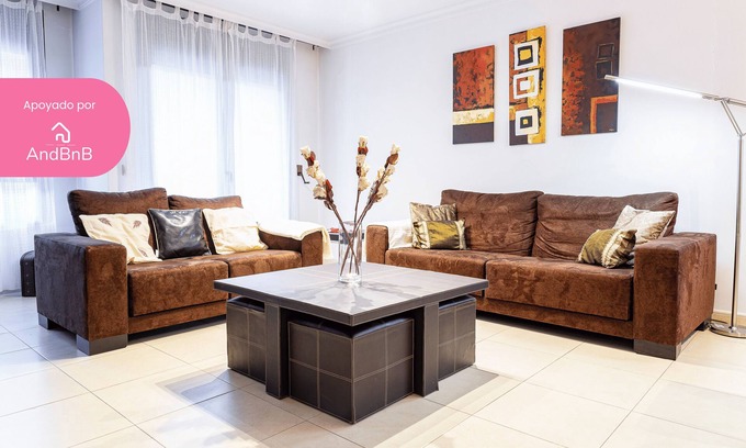 La Cortinada Apartment | Huge 3-Bedroom w Parking, 15 min to Ski Resortnn