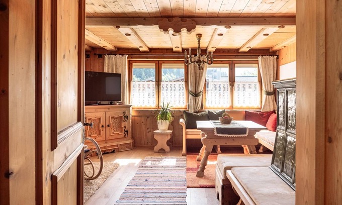 Oberaurach Apartment | Huge chalet apartment; SAUNA, SKI bike room, elevator! 2 minutes walk to the ski bus
