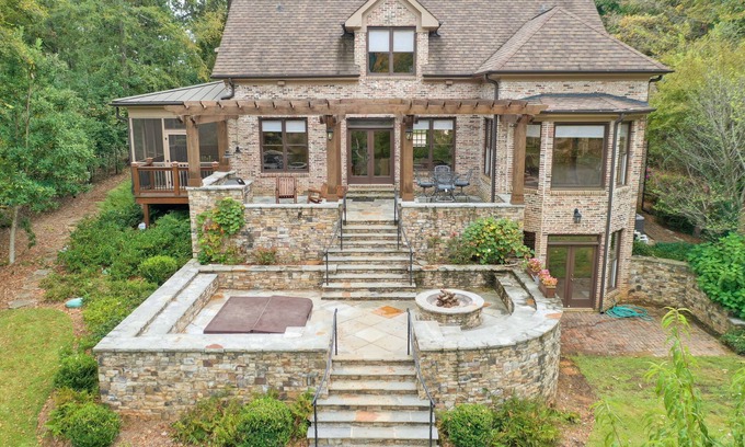 Lake Oconee House | Huge Home on Water, Sleeps 16, Lots of Family Activities Included on Property!