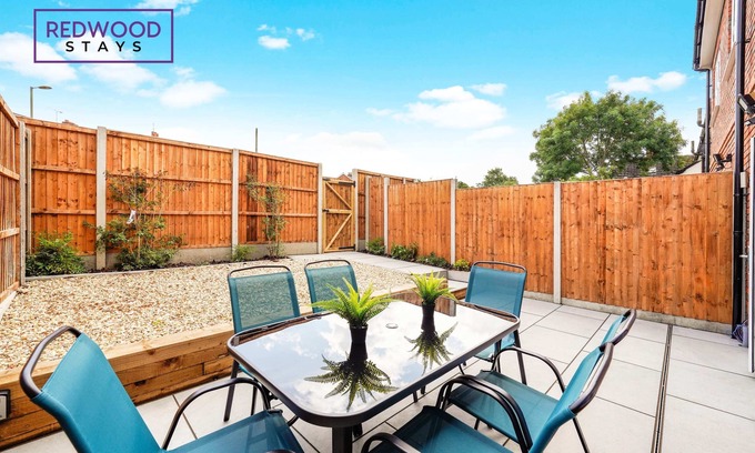 Rushmoor District House | Huge House, Contractors/Families, 2X Free Parking