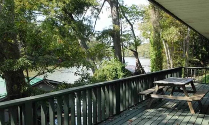 Holly Grove House | Huge lake house with plenty of activities in area; Outdoorsman paradise