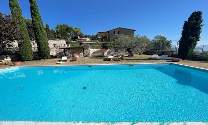 Baiano Villa | huge villa with exclusive pool + grounds - Wifi - sleeps 8
