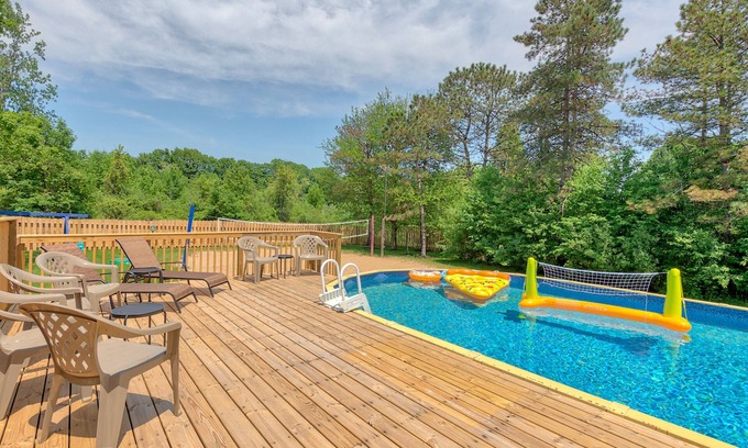 Alto House | HUGE Yard: Pet-Friendly Playground HotTub FirePit & More! ★ HandicapAccessible