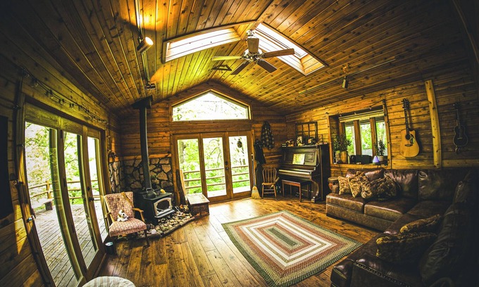 Hubertus Cabin | Hugel Hutte - Cozy cabin nestled in woods - Feels like a TreeHouse