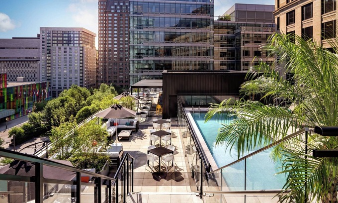 International District Hotel | Humaniti Hotel Montreal, Autograph Collection