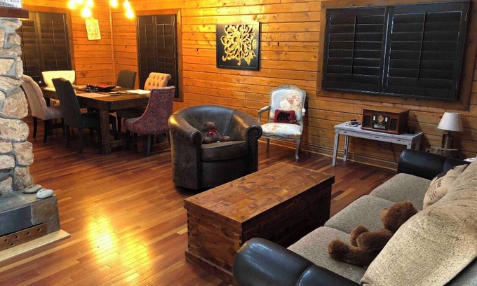 Hangen Ranch And M and B House | Hummingbird Cabin!