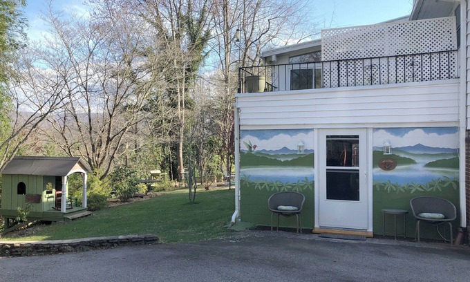 Lake Junaluska Apartment | Hummingbird Suite at Lake Junaluska.