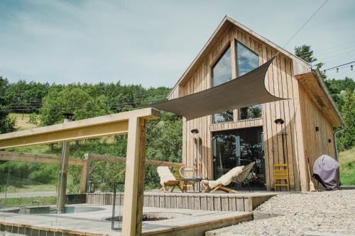 Nova Bana House | Humno