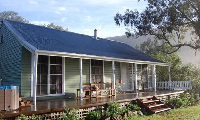 Rosebrook Cottage | Hunter Valley - Romantic luxury spa cottage - awesome views Cadair Cottage No 1