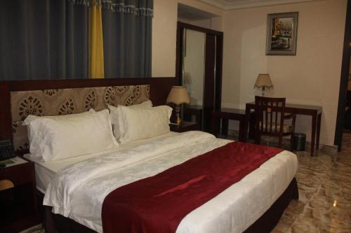 Bono East Region Hotel | Hunters Royal Hotel