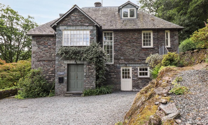 Grasmere Cottage | HUNTINGSTILE LODGE, pet friendly, luxury holiday cottage in Grasmere