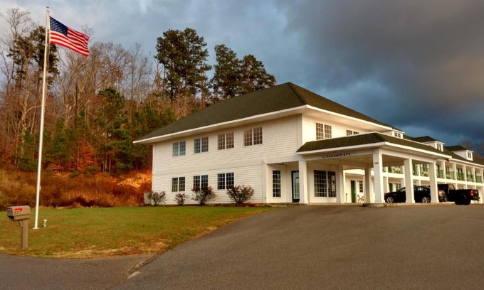 Waynesboro Hotel | Hurricane Inn