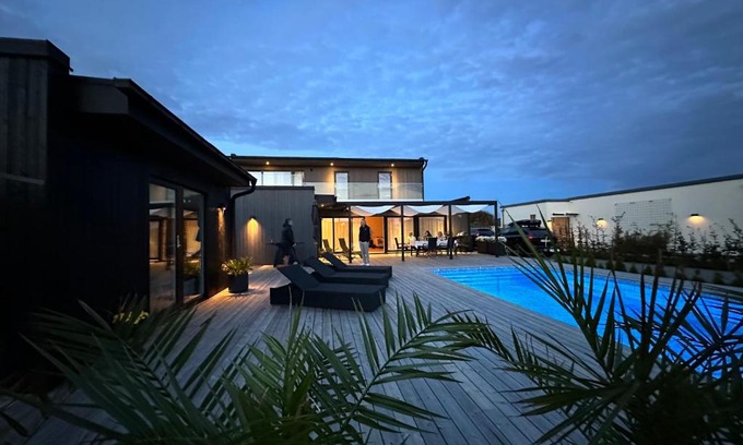 Falkenberg Villa | Hus nära havet i Olofsbo