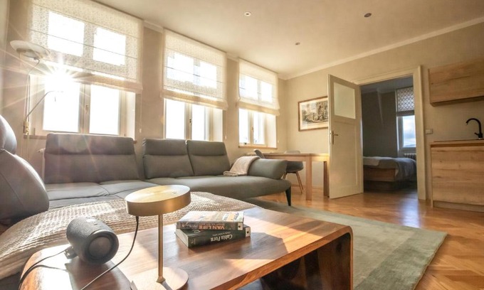 Liberec Apartment | Husova 87 Rosewood Suite