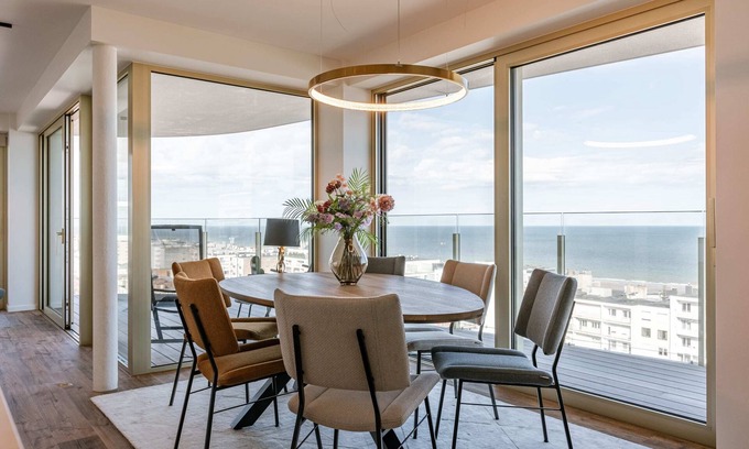 Ostend City Centre Apartment | Huswell - Spacious sea view apartment with terrace