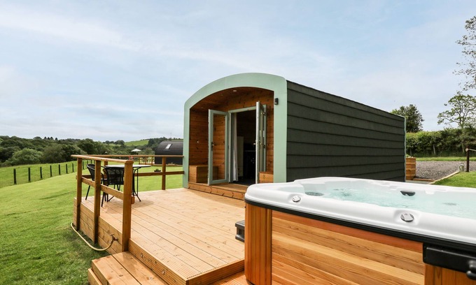Llandrindod Wells Cottage | HWYL, romantic, character holiday cottage in Llandrindod Wells
