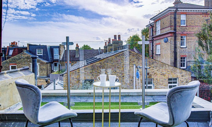 Beverley Apartment | Hybrid Resi - New Malden | 3 Bed Apartment