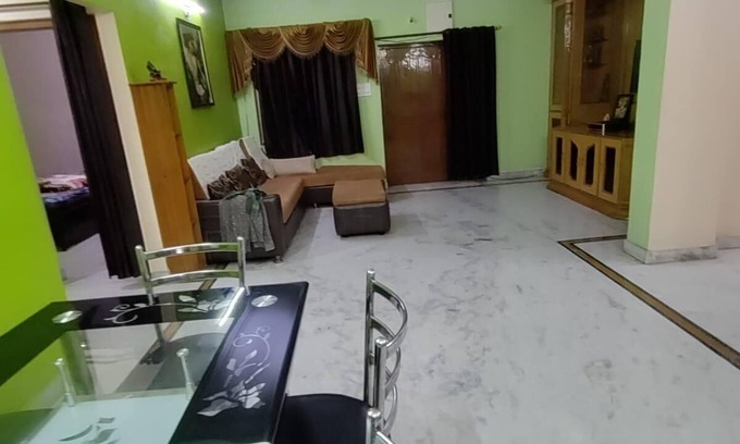 Ameerpet Apartment | Hyderabad Serenity Retreat - 3 Bdrm Apartment