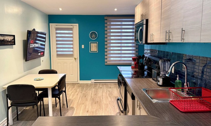 Longueuil House | I-Cosy & Bright Apartment near Old Port Montreal/South Shore