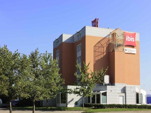 Chasse-sur-Rhone Hotel | IBIS Lyon Sud Chasse Sur Rhône